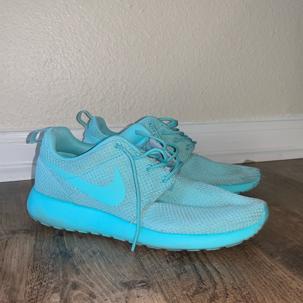 Nike ID Rosche Run Sneaker